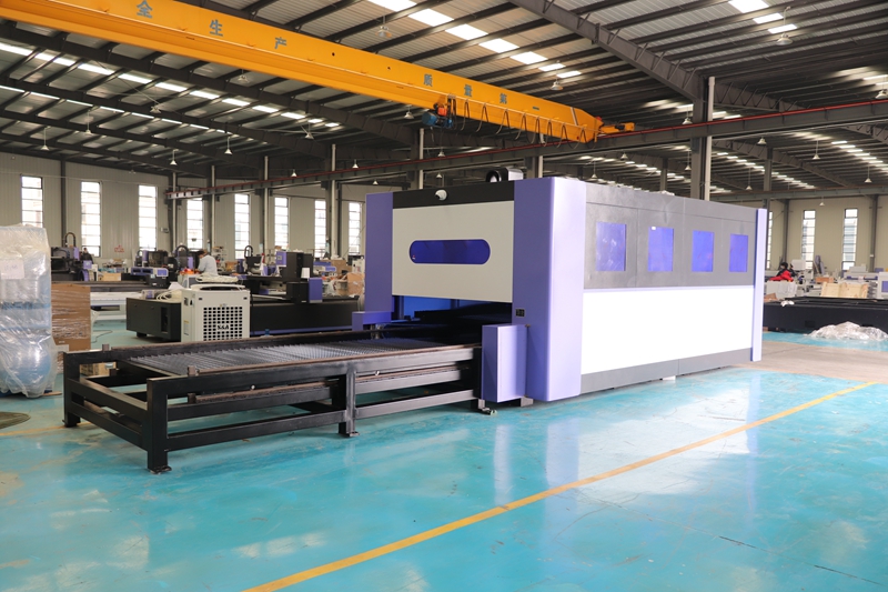 Industrial 3015 6000 watt Fibe - огляд і ціна Industrial Fiber Laser Cutting Machine